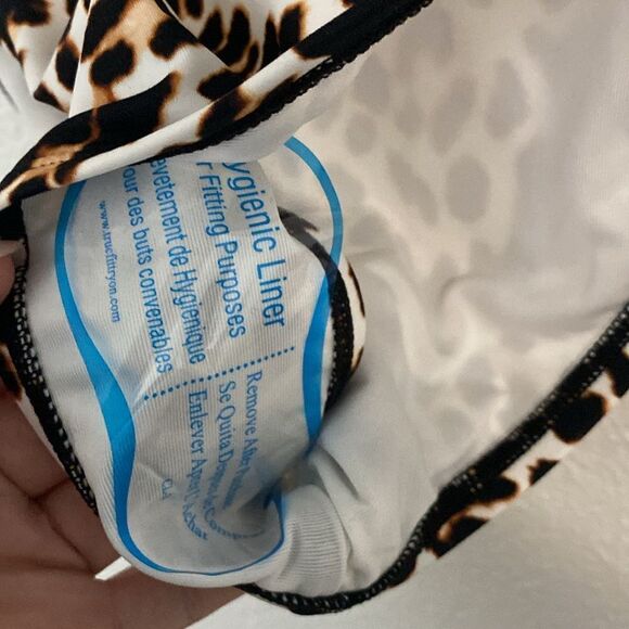 NWT- DKNY- high waisted leopard print bikini bottoms- Size large - Picture 9 of 9